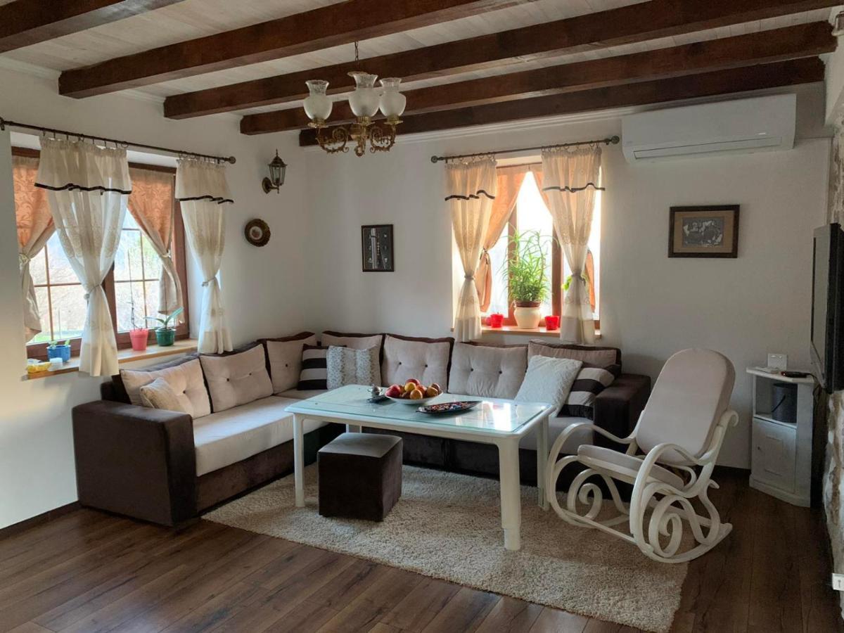 Silent Village Villa With Swimming Pool Мостар Екстер'єр фото