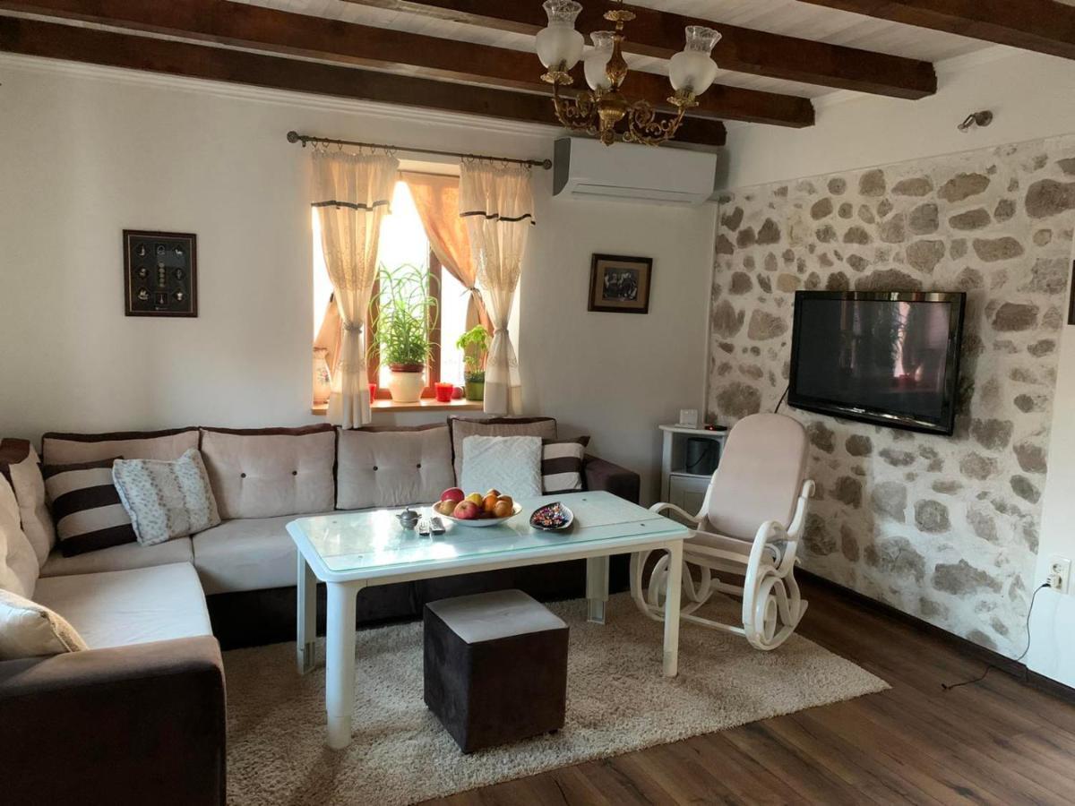 Silent Village Villa With Swimming Pool Мостар Екстер'єр фото