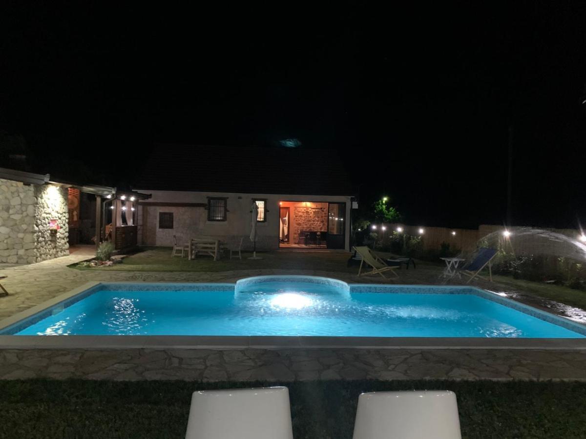 Silent Village Villa With Swimming Pool Мостар Екстер'єр фото