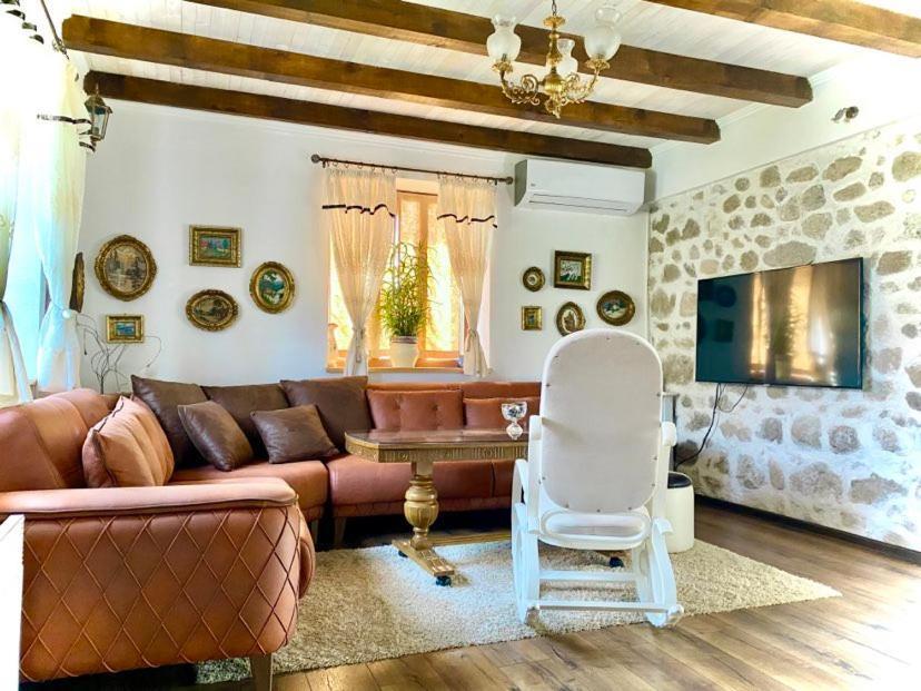 Silent Village Villa With Swimming Pool Мостар Екстер'єр фото