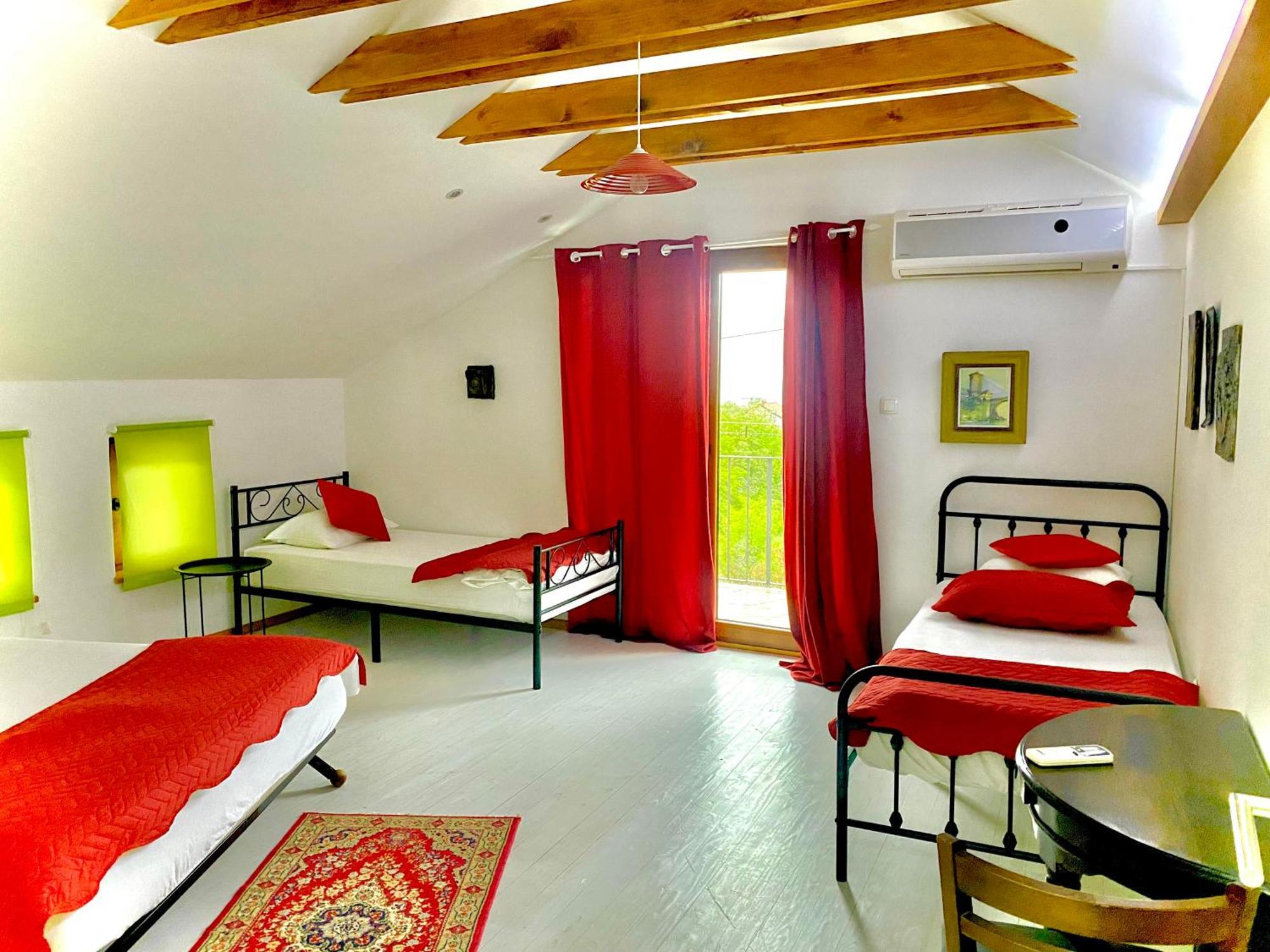 Silent Village Villa With Swimming Pool Мостар Екстер'єр фото